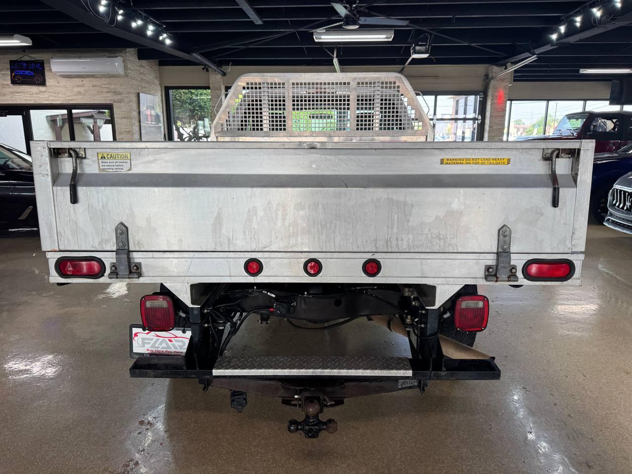 Ford Super Duty F-250 SRW 2WD Reg Cab 137" XLT 2012