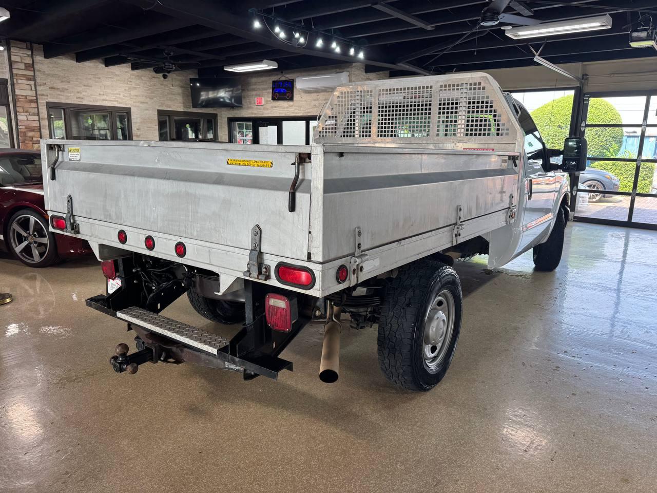 Ford Super Duty F-250 SRW 2WD Reg Cab 137" XLT 2012