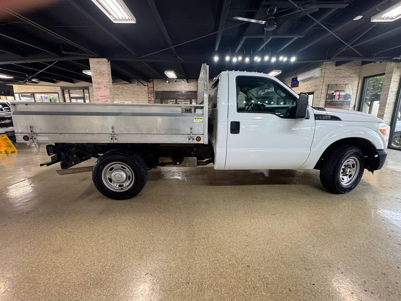 Ford Super Duty F-250 SRW 2WD Reg Cab 137" XLT 2012