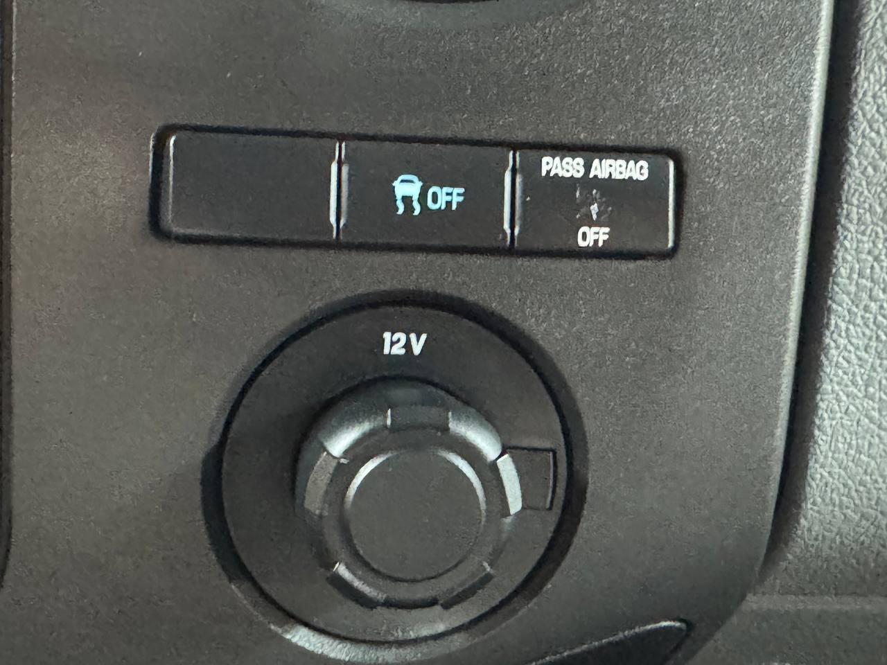 Ford Super Duty F-250 SRW 2WD Reg Cab 137" XLT 2012