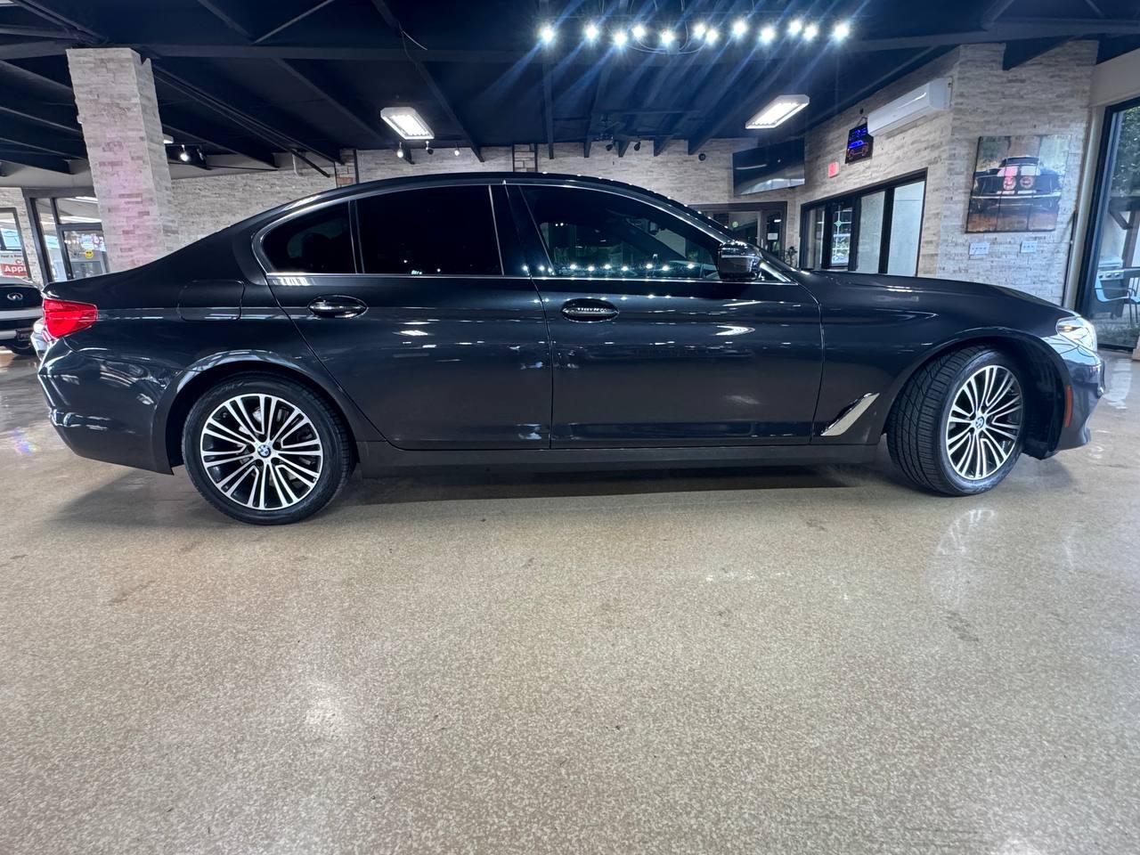 BMW 5 Series 530i Sedan 2018