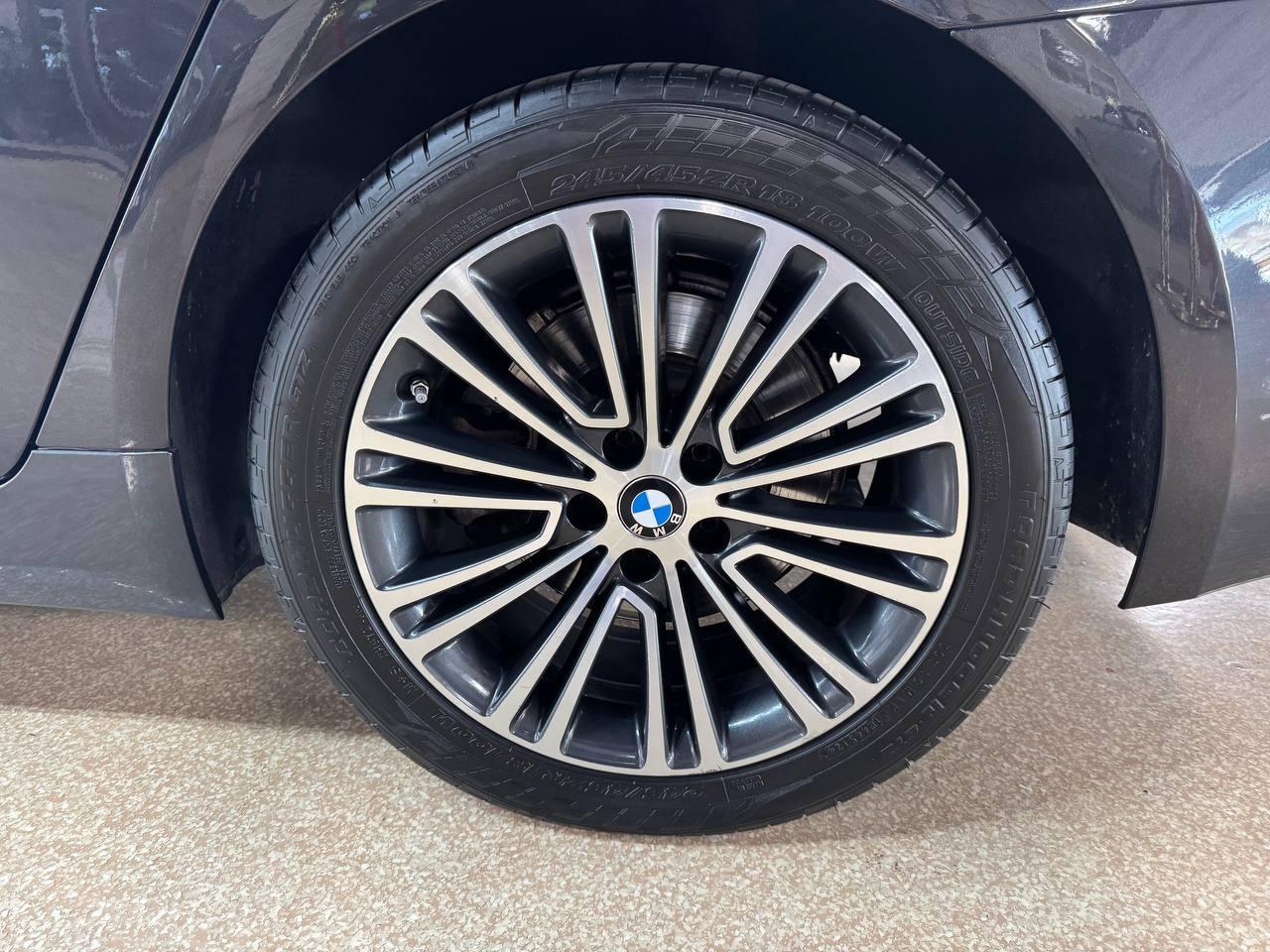 BMW 5 Series 530i Sedan 2018