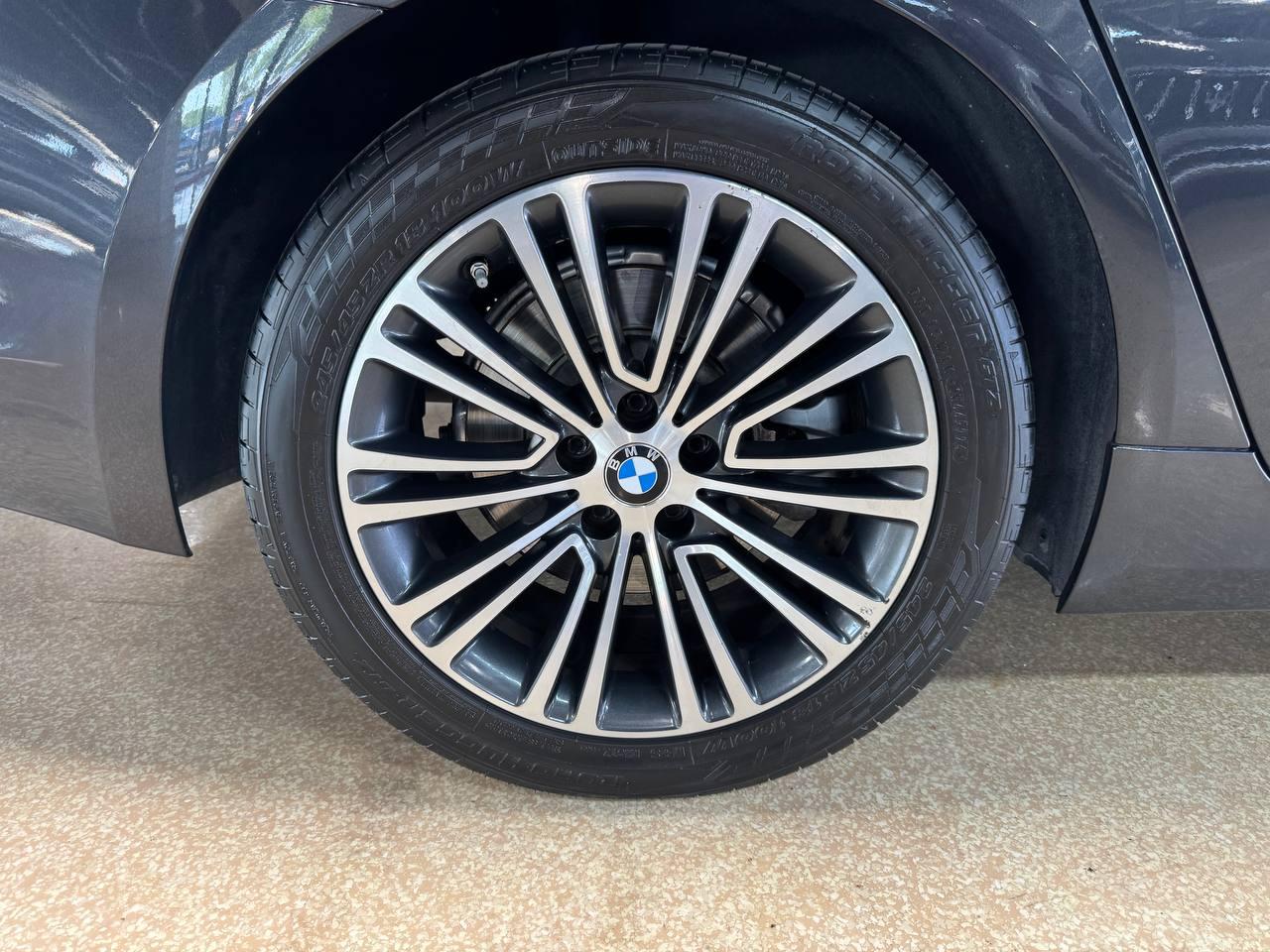 BMW 5 Series 530i Sedan 2018