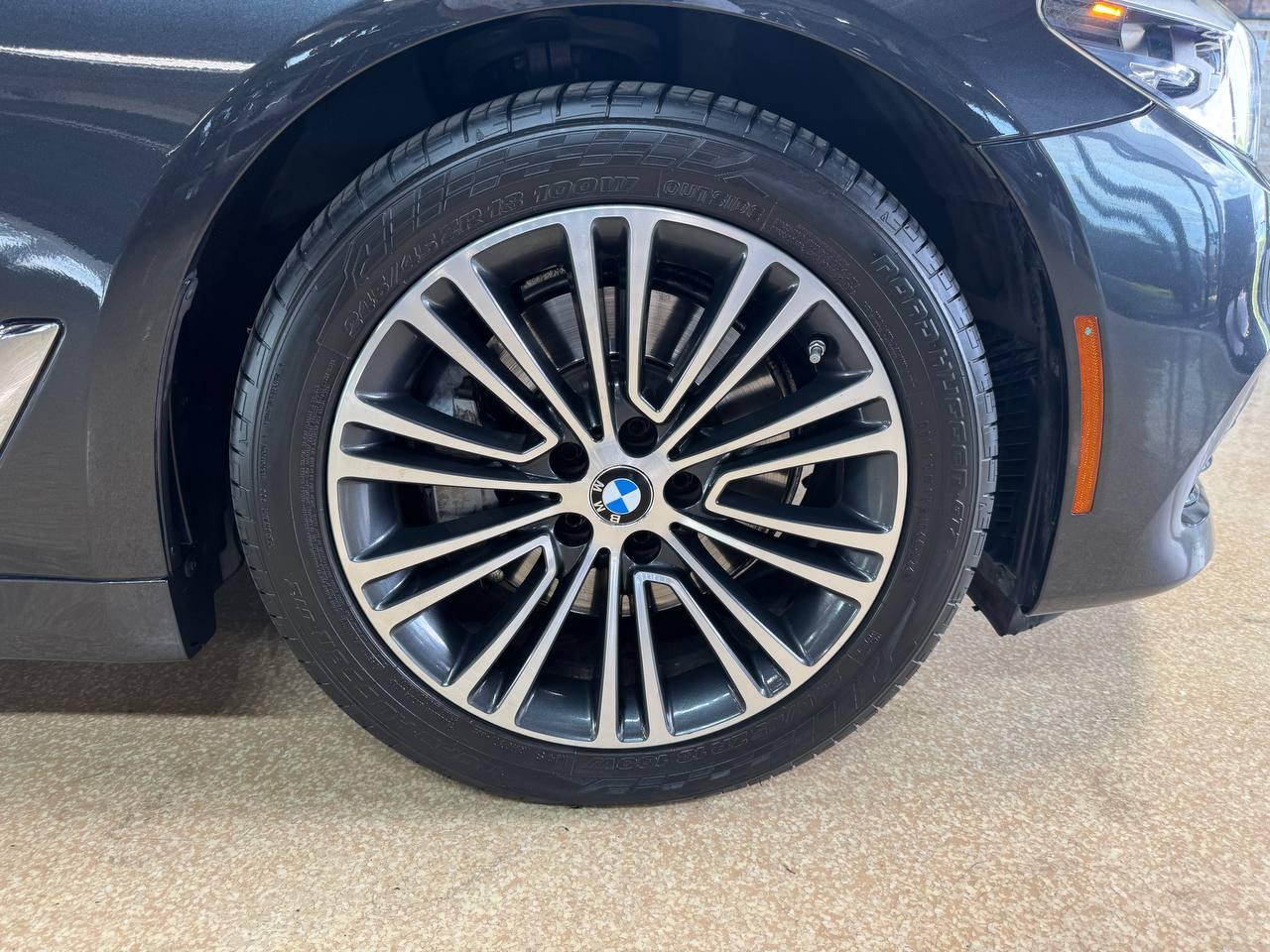 BMW 5 Series 530i Sedan 2018
