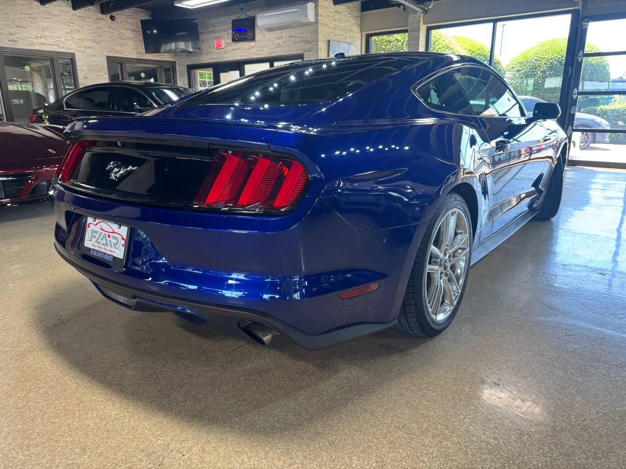 Ford Mustang 2dr Fastback EcoBoost 2016