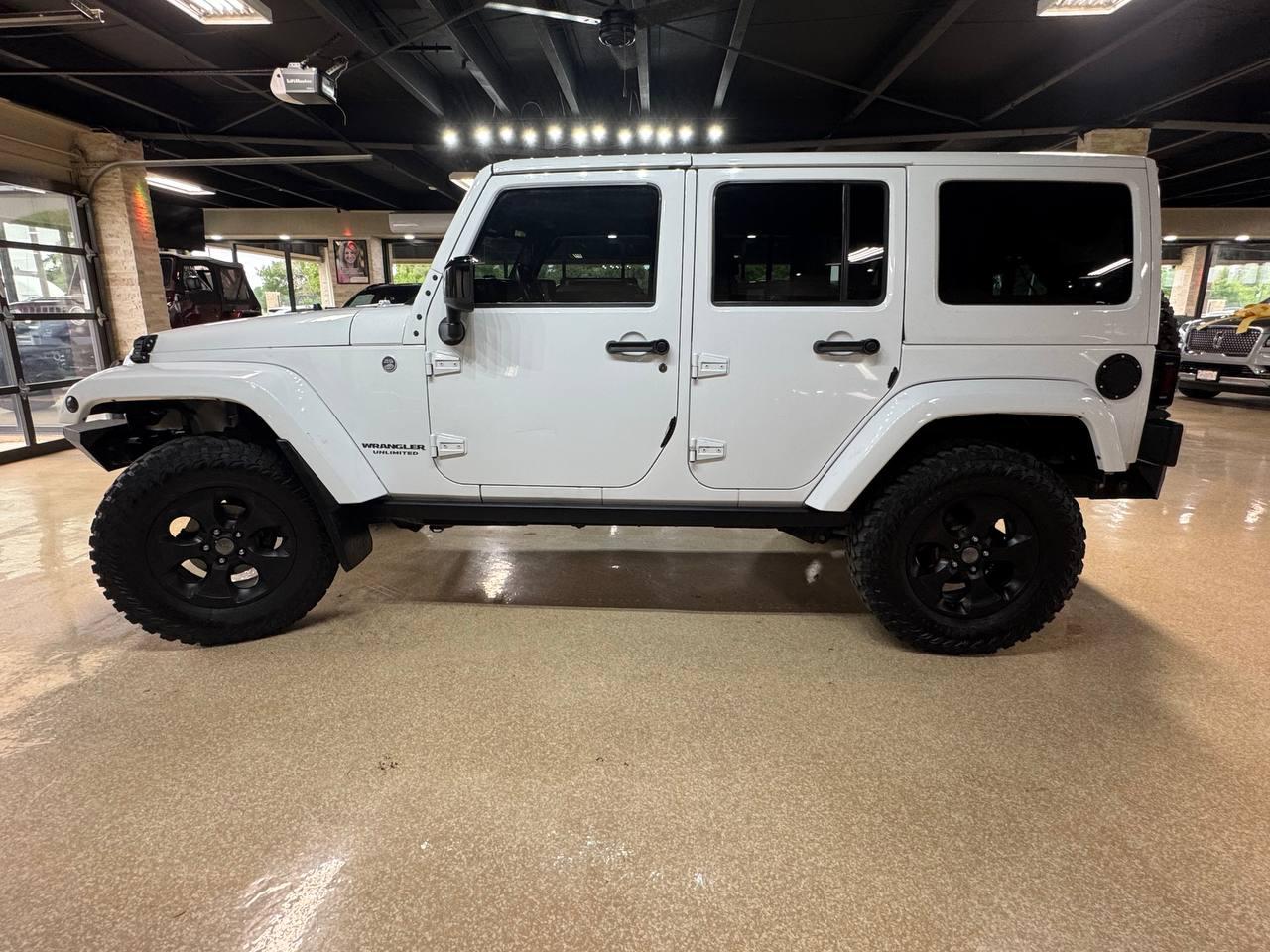 Jeep Wrangler Unlimited 4WD 4dr Altitude 2014