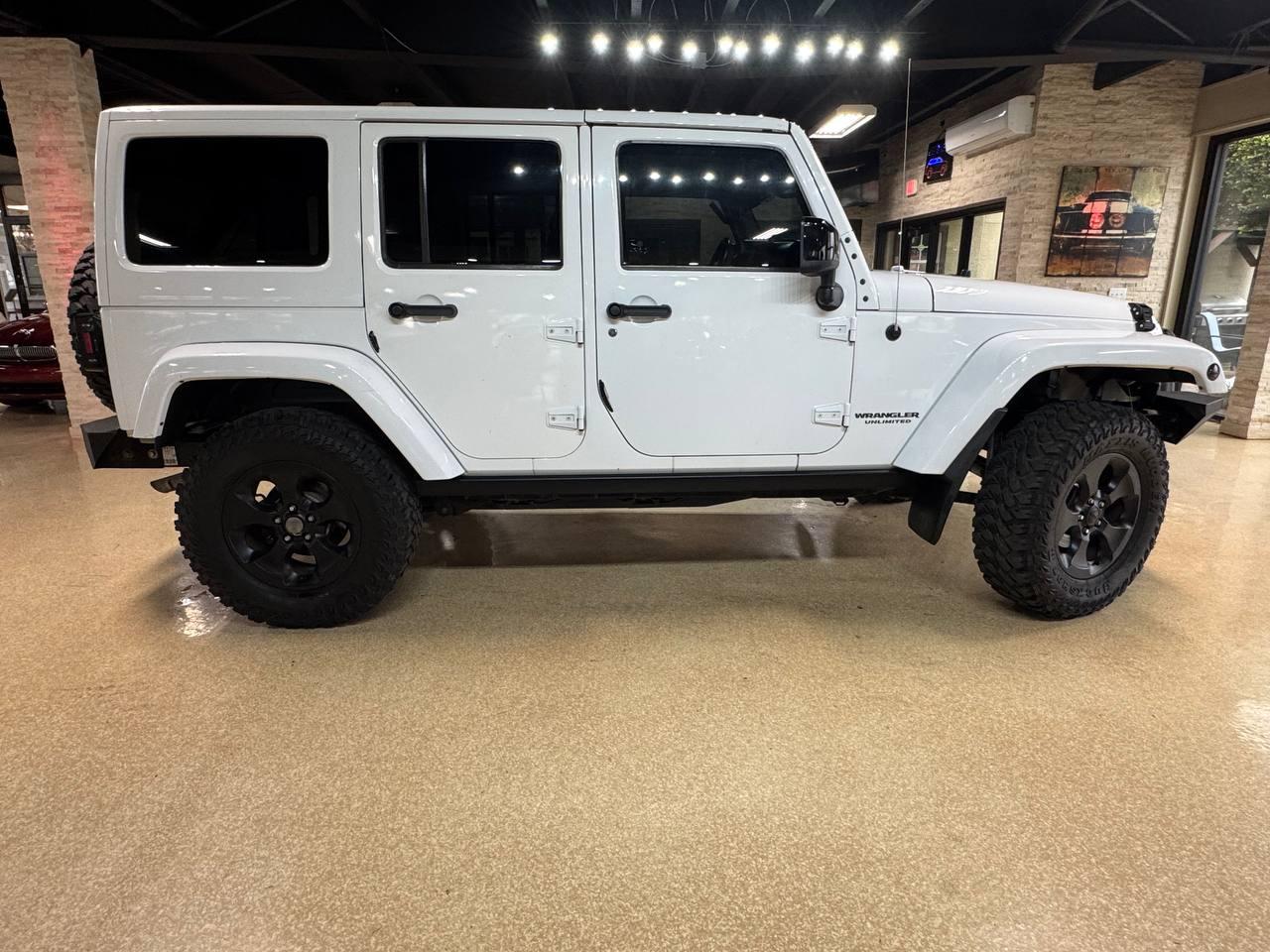 Jeep Wrangler Unlimited 4WD 4dr Altitude 2014