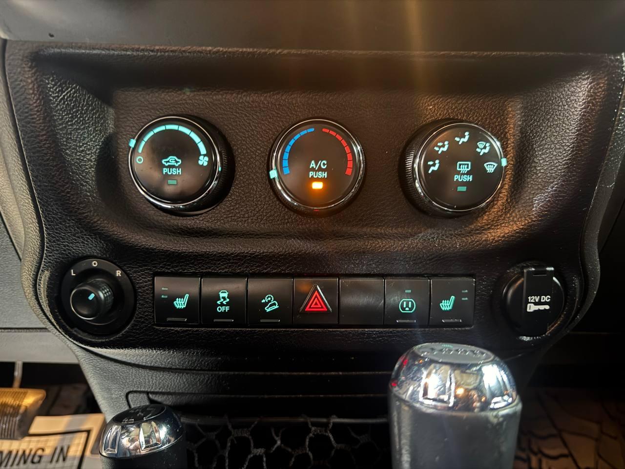 Jeep Wrangler Unlimited 4WD 4dr Altitude 2014