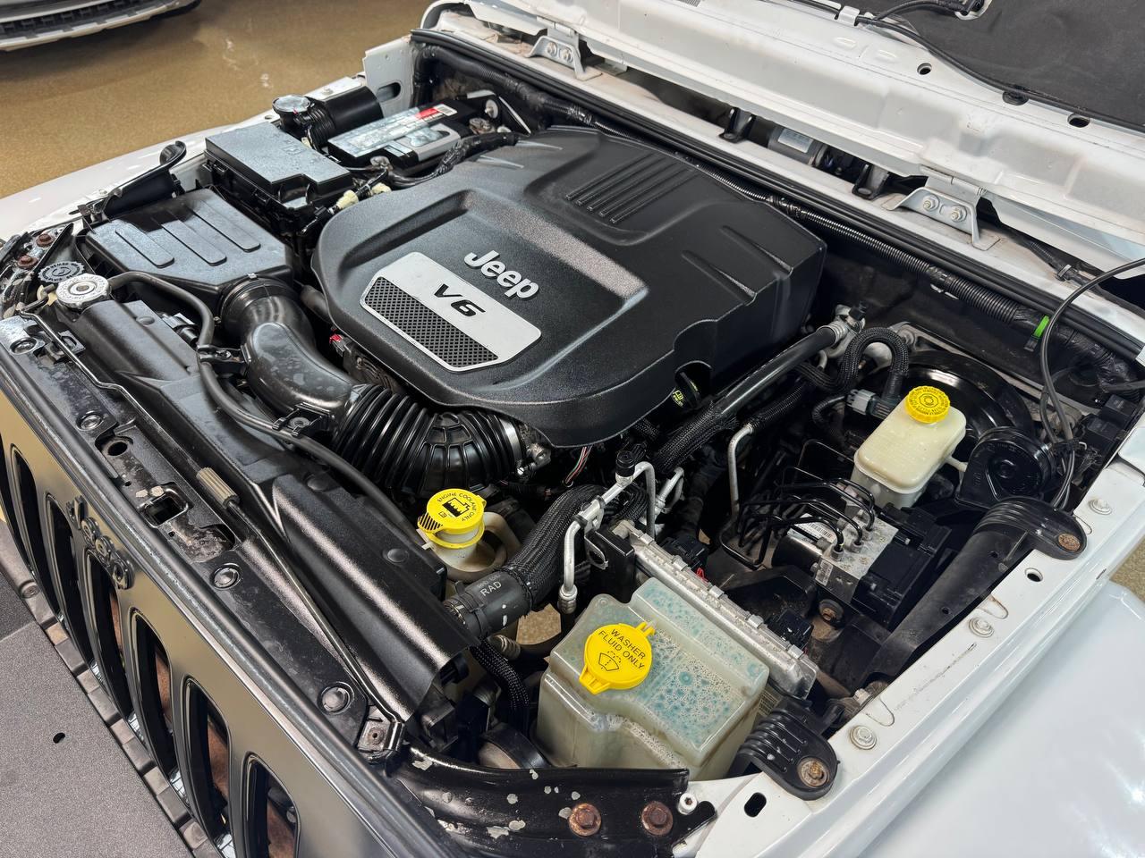 Jeep Wrangler Unlimited 4WD 4dr Altitude 2014