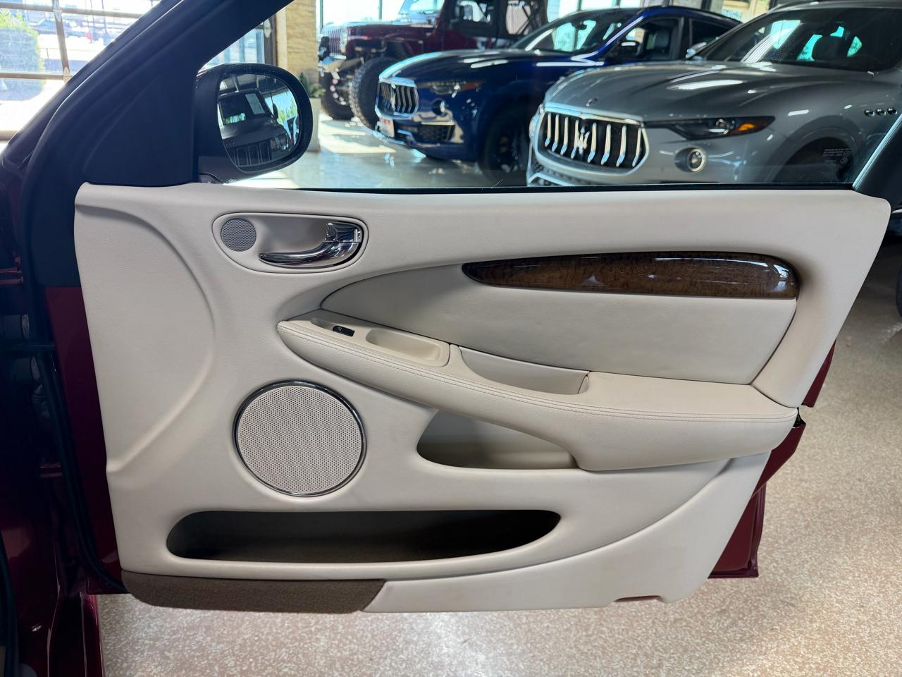 Jaguar X-Type 4dr Sdn 3.0L 2005