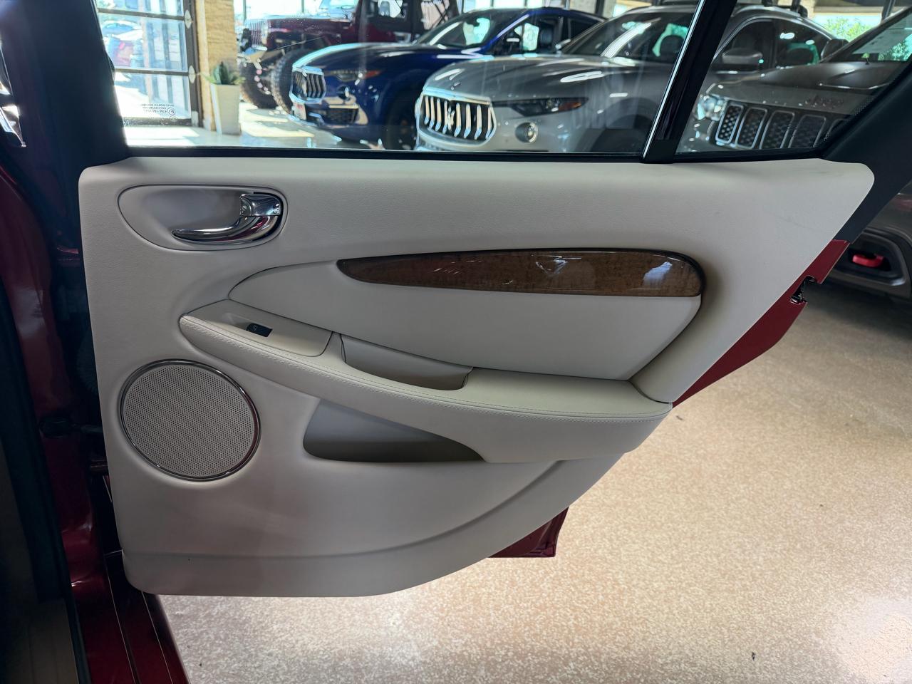 Jaguar X-Type 4dr Sdn 3.0L 2005