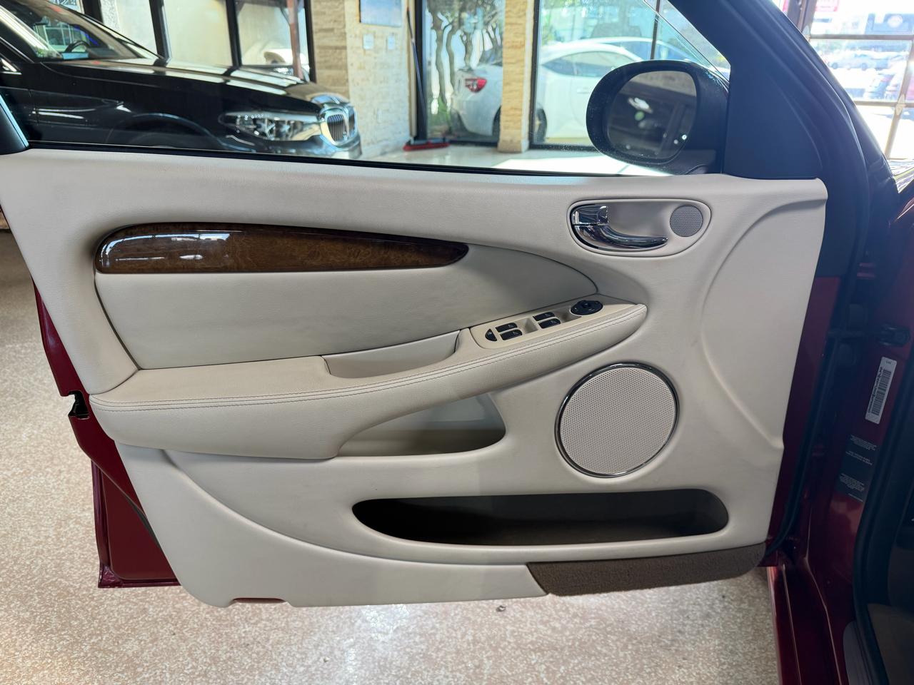 Jaguar X-Type 4dr Sdn 3.0L 2005