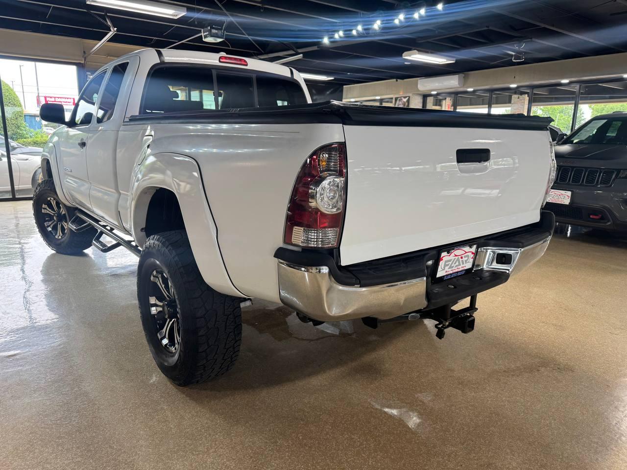 Toyota Tacoma 2WD Access I4 MT PreRunner (Natl) 2009