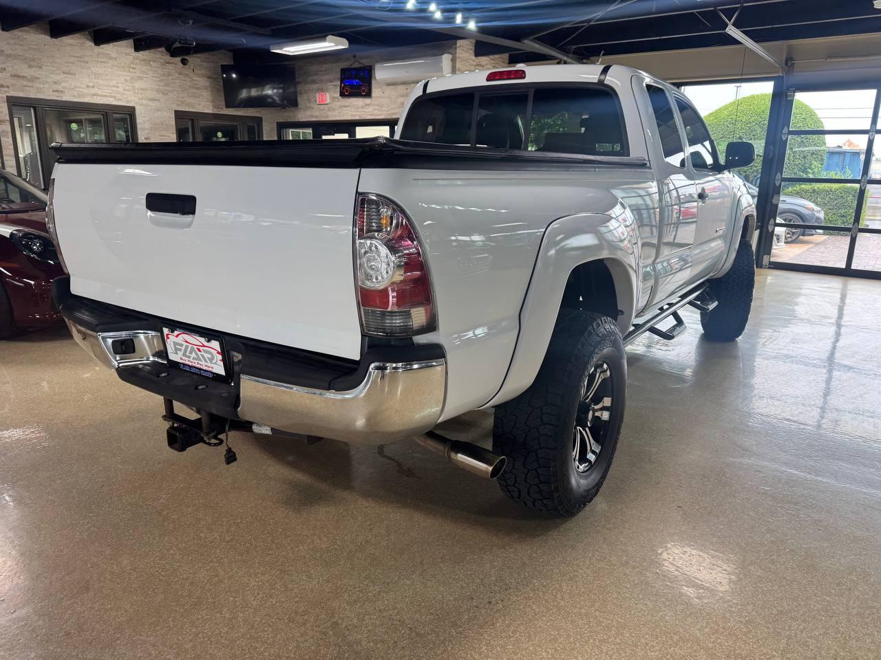 Toyota Tacoma 2WD Access I4 MT PreRunner (Natl) 2009