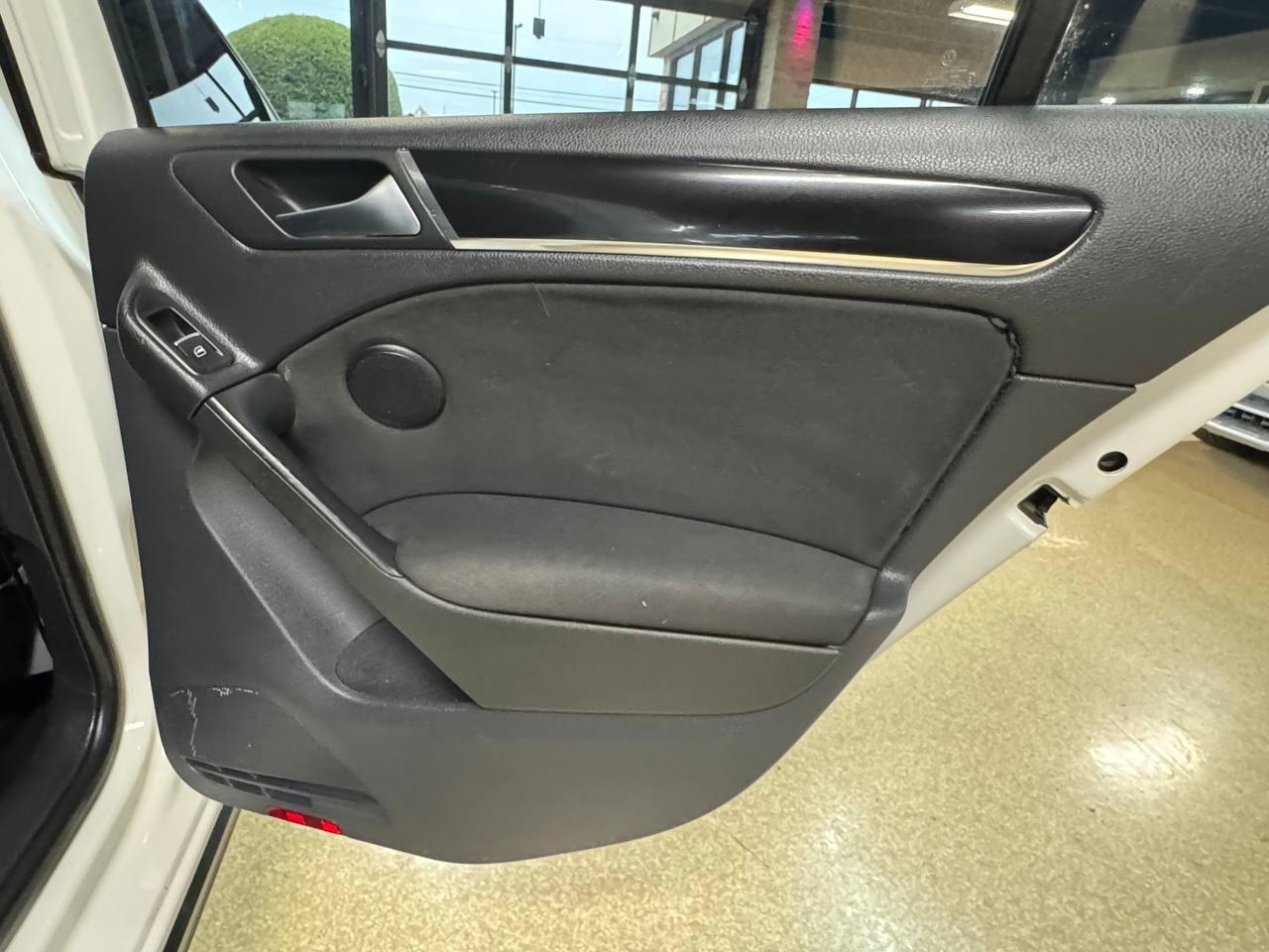 Volkswagen GTI 4dr HB Man 2011