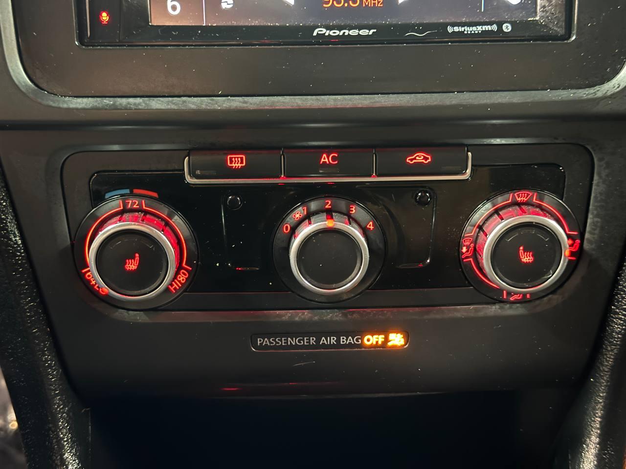 Volkswagen GTI 4dr HB Man 2011