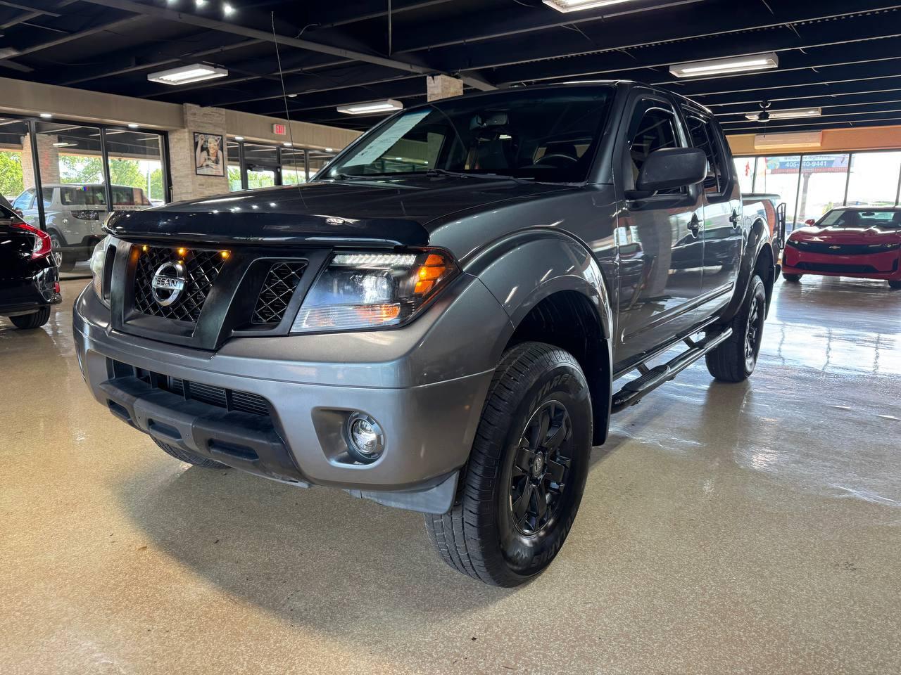 Nissan Frontier 4WD Crew Cab SWB Manual PRO-4X 2016