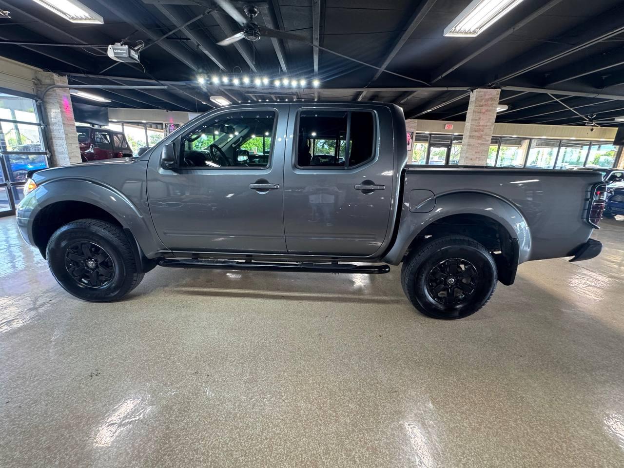 Nissan Frontier 4WD Crew Cab SWB Manual PRO-4X 2016