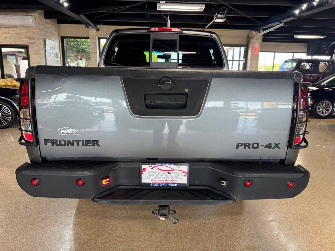 Nissan Frontier 4WD Crew Cab SWB Manual PRO-4X 2016