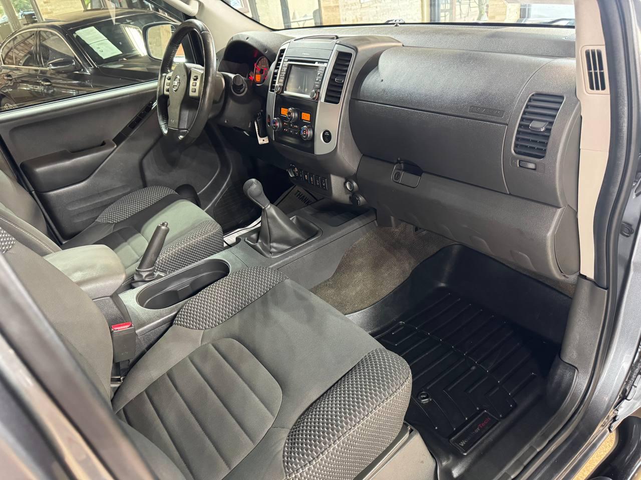 Nissan Frontier 4WD Crew Cab SWB Manual PRO-4X 2016