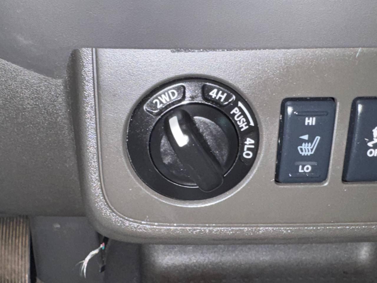 Nissan Frontier 4WD Crew Cab SWB Manual PRO-4X 2016