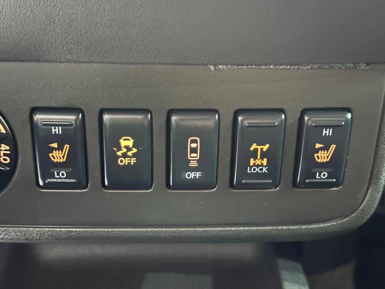 Nissan Frontier 4WD Crew Cab SWB Manual PRO-4X 2016