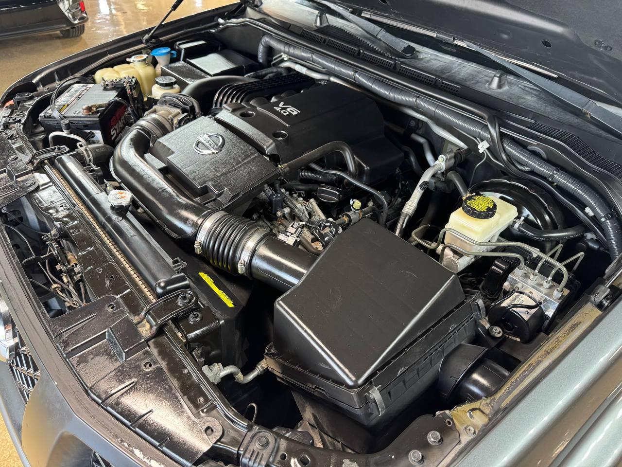Nissan Frontier 4WD Crew Cab SWB Manual PRO-4X 2016