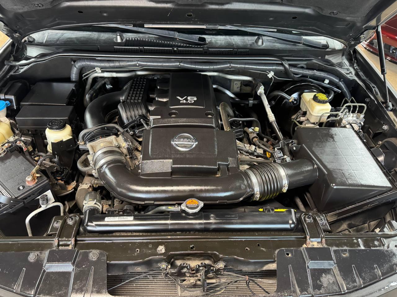 Nissan Frontier 4WD Crew Cab SWB Manual PRO-4X 2016
