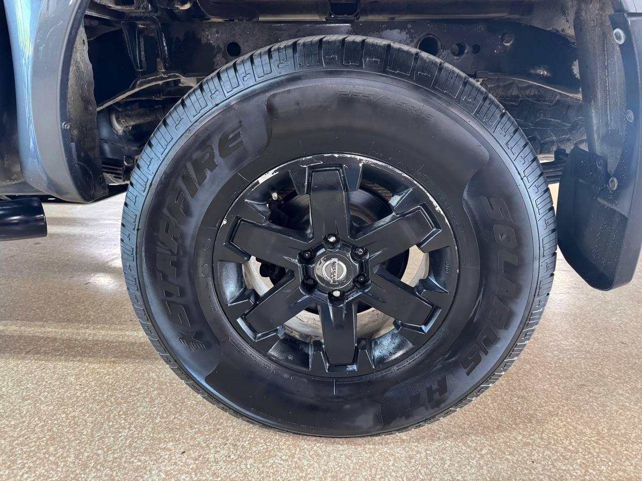 Nissan Frontier 4WD Crew Cab SWB Manual PRO-4X 2016