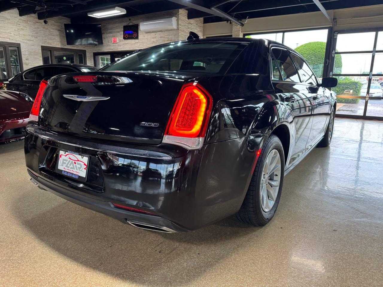 Chrysler 300 Touring RWD 2022