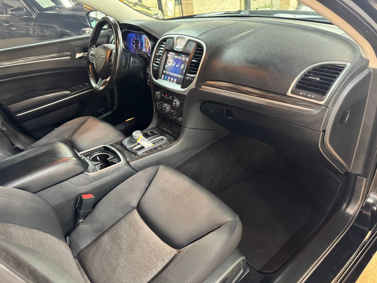 Chrysler 300 Touring RWD 2022