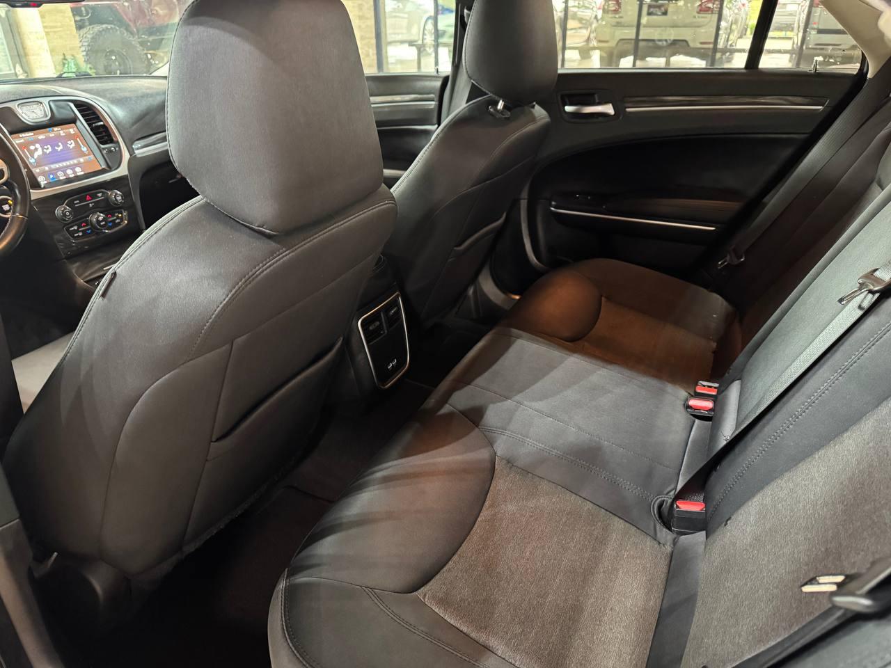 Chrysler 300 Touring RWD 2022