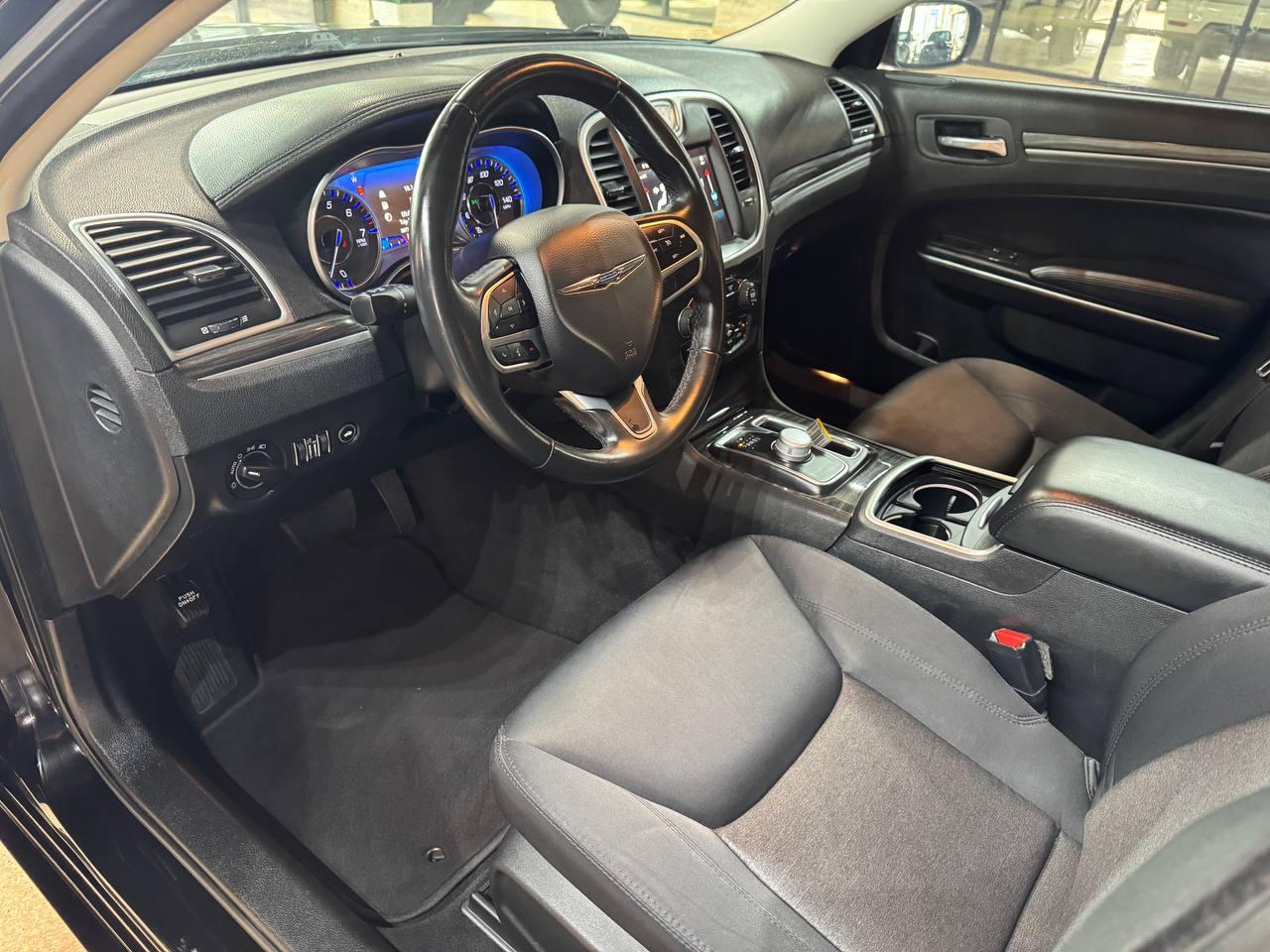Chrysler 300 Touring RWD 2022