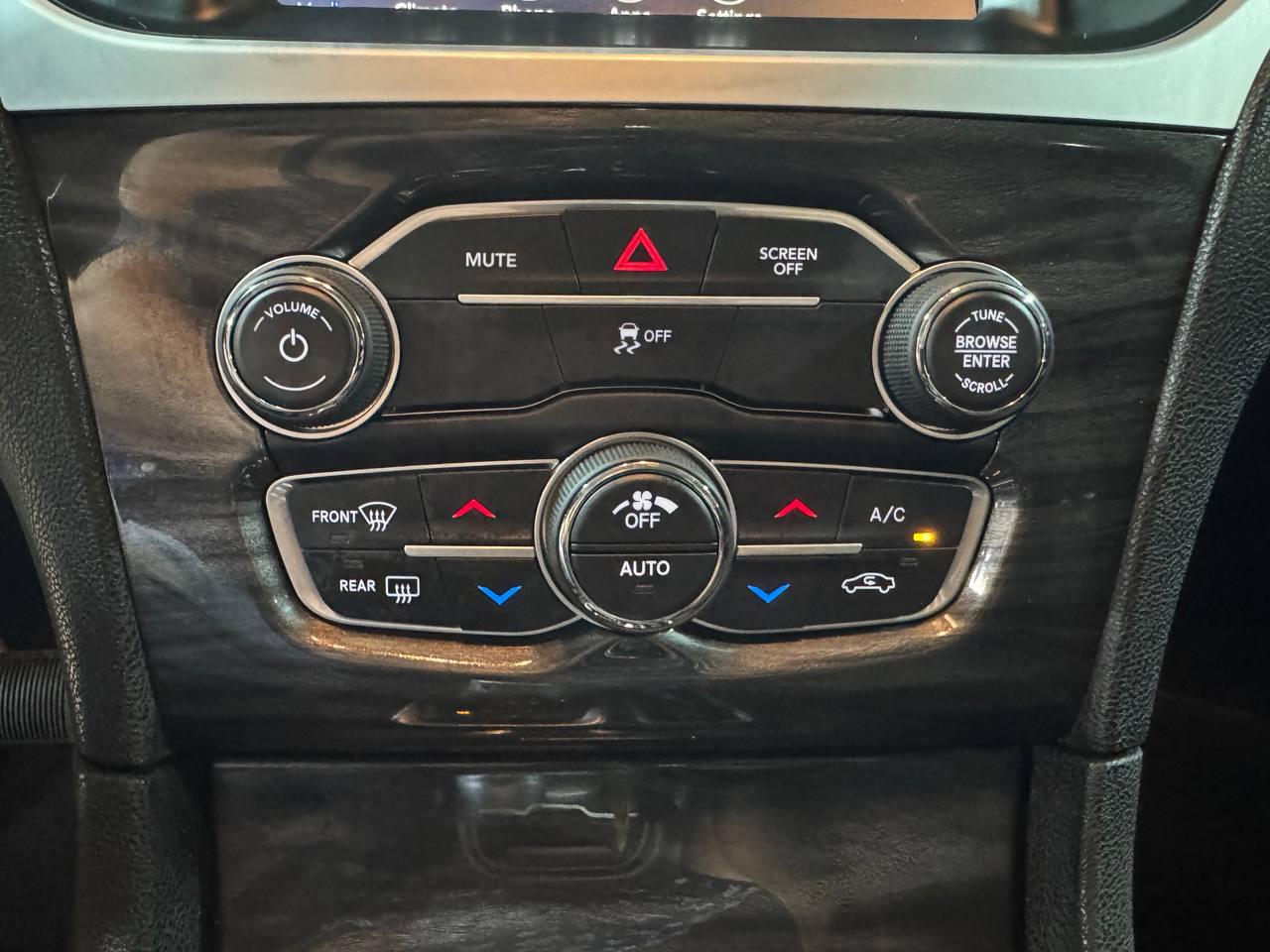 Chrysler 300 Touring RWD 2022