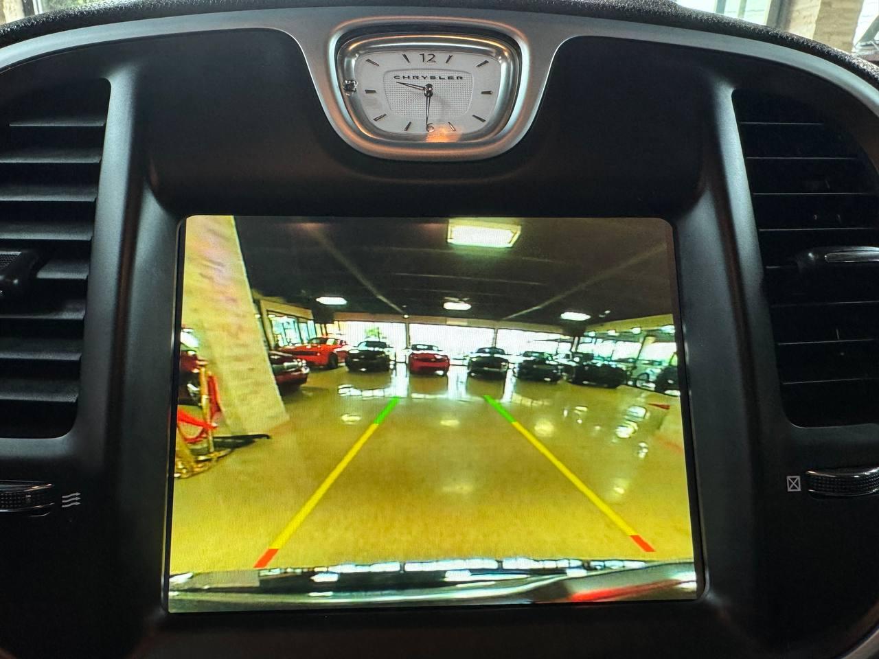 Chrysler 300 Touring RWD 2022
