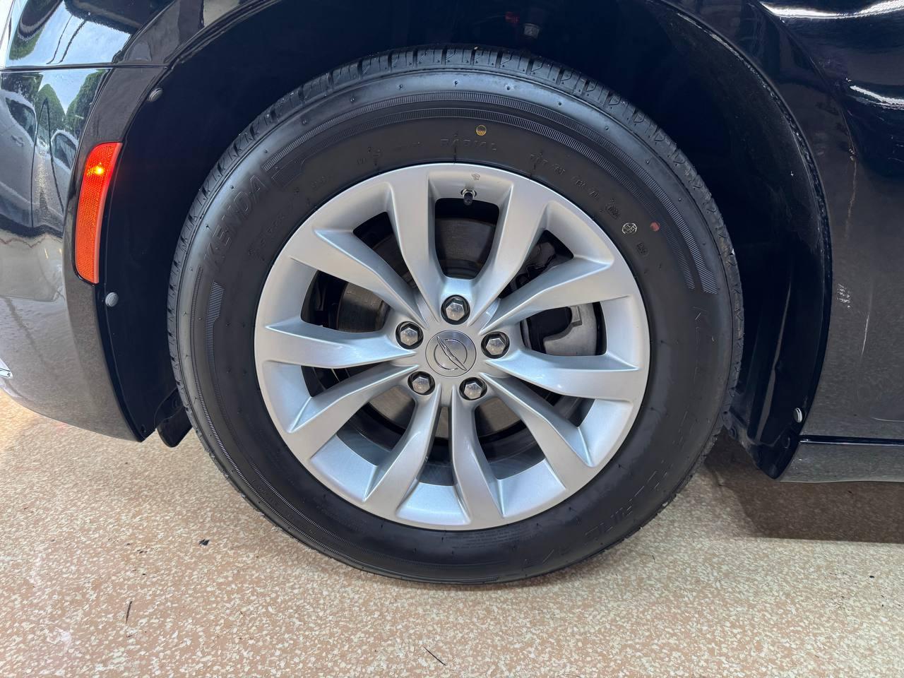 Chrysler 300 Touring RWD 2022