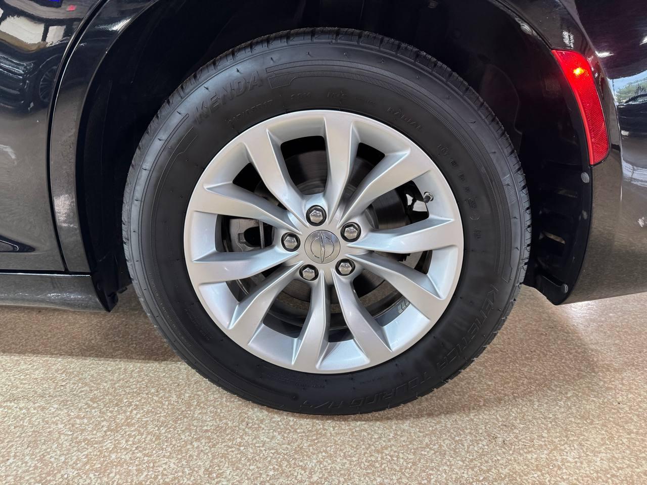 Chrysler 300 Touring RWD 2022