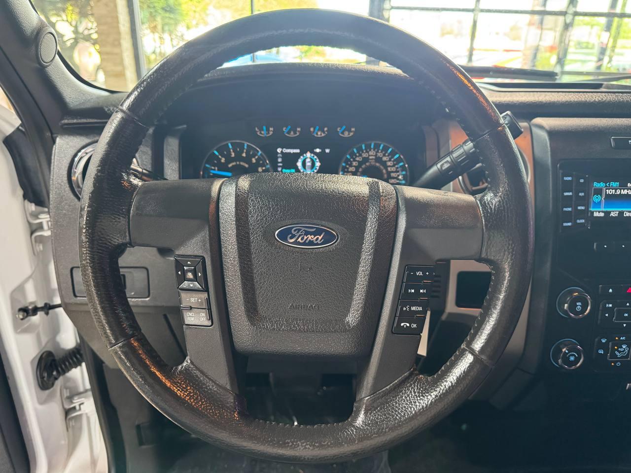 Ford F-150 4WD SuperCrew 145" XL 2014