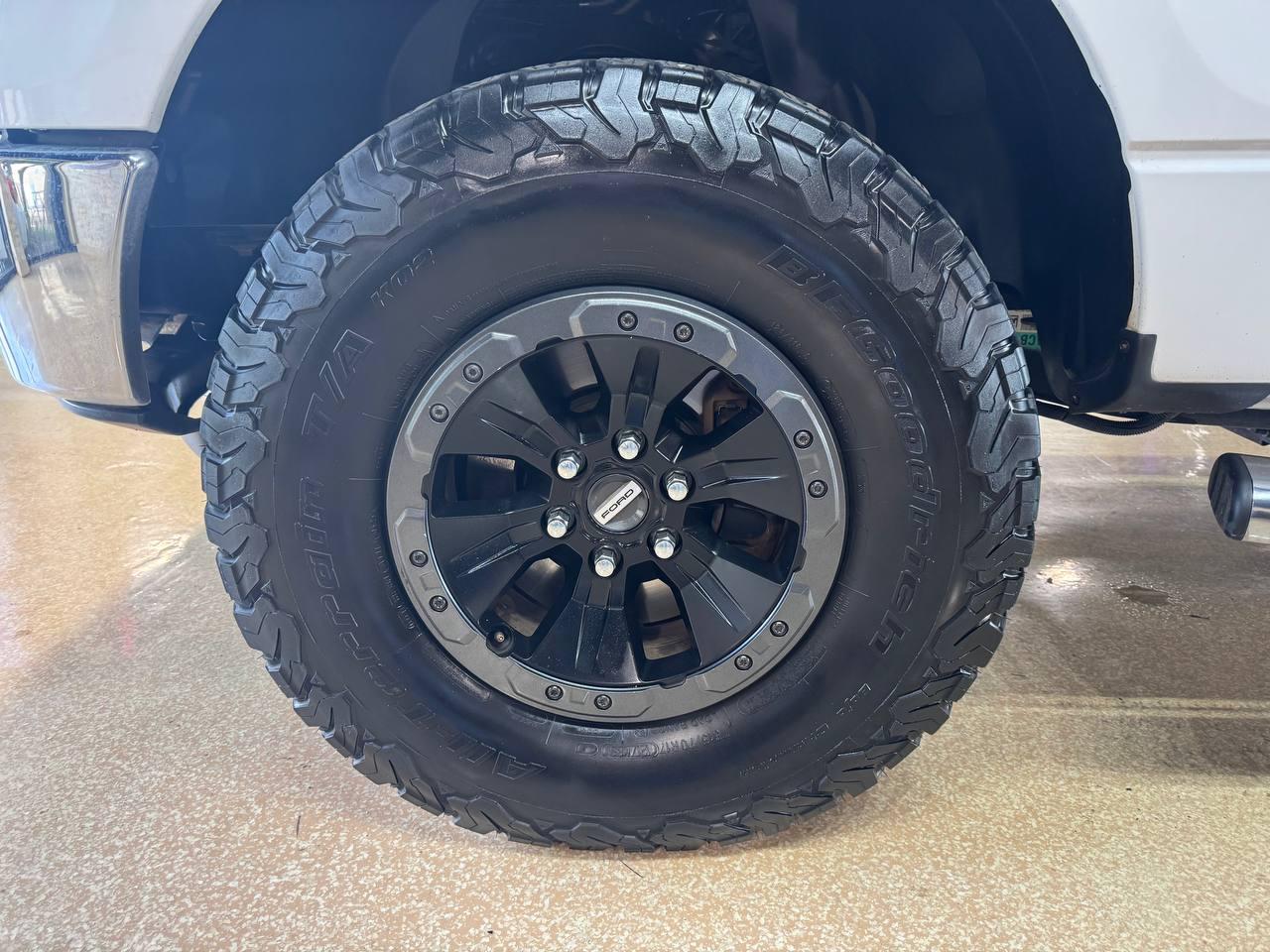 Ford F-150 4WD SuperCrew 145" XL 2014