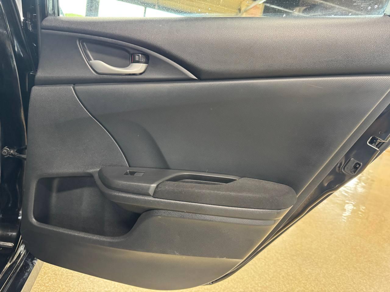 Honda Civic Sedan 4dr CVT LX 2016