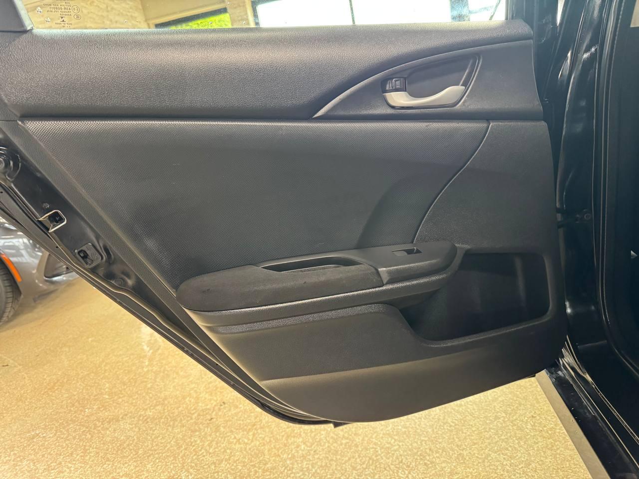 Honda Civic Sedan 4dr CVT LX 2016