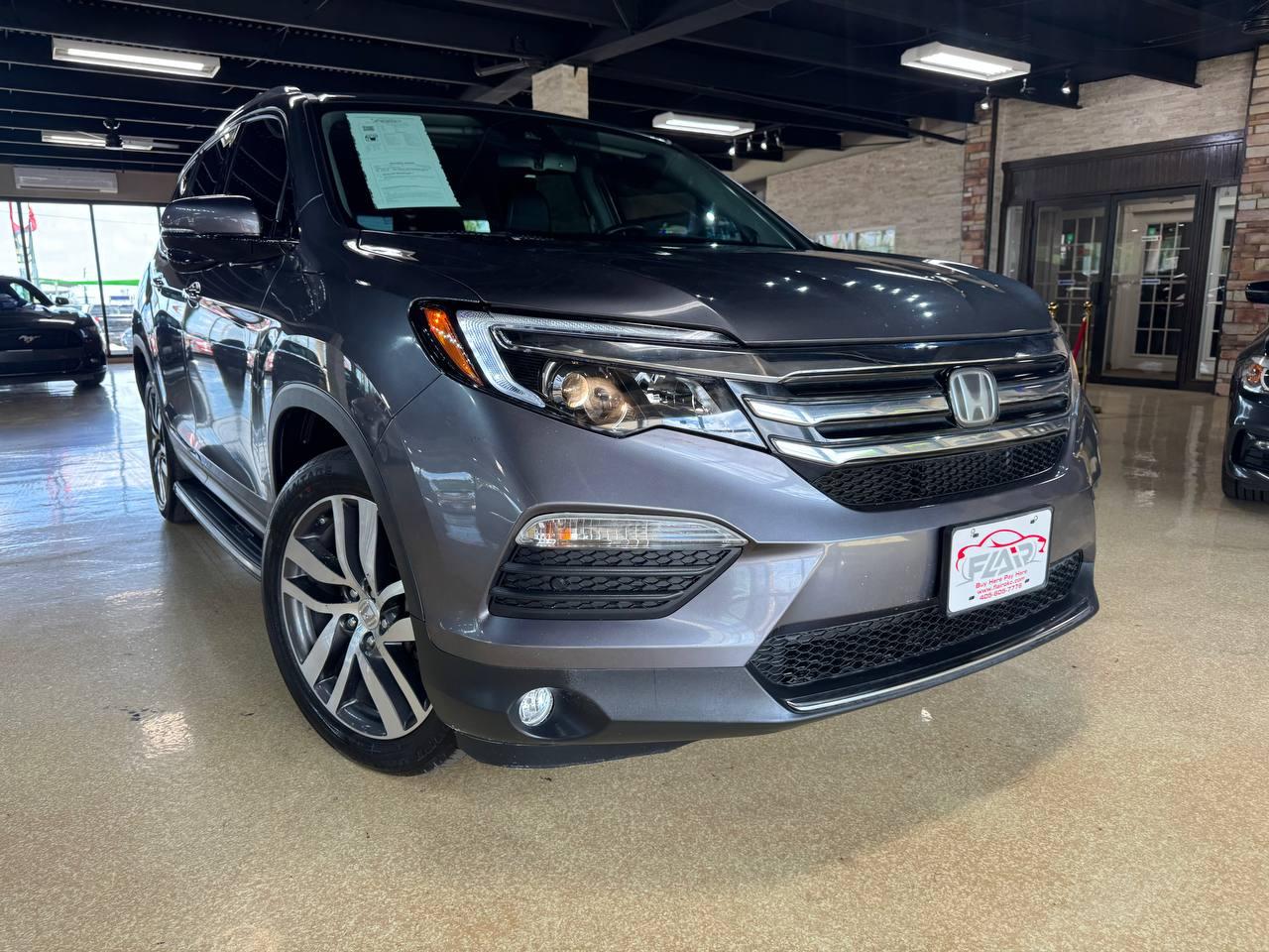 2017 Honda Pilot 4WD Touring's photo