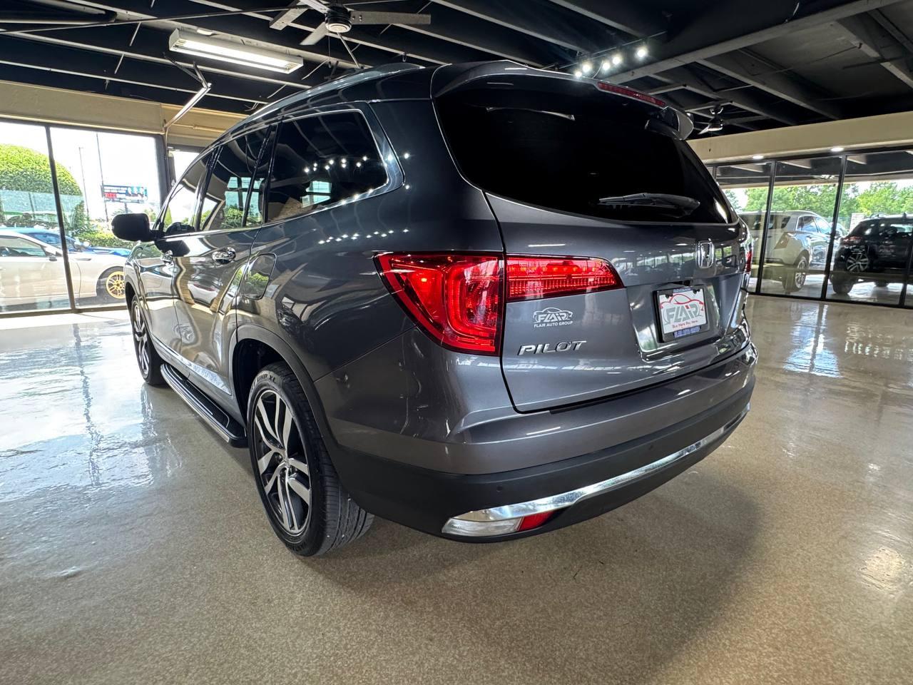 Honda Pilot Touring AWD 2017