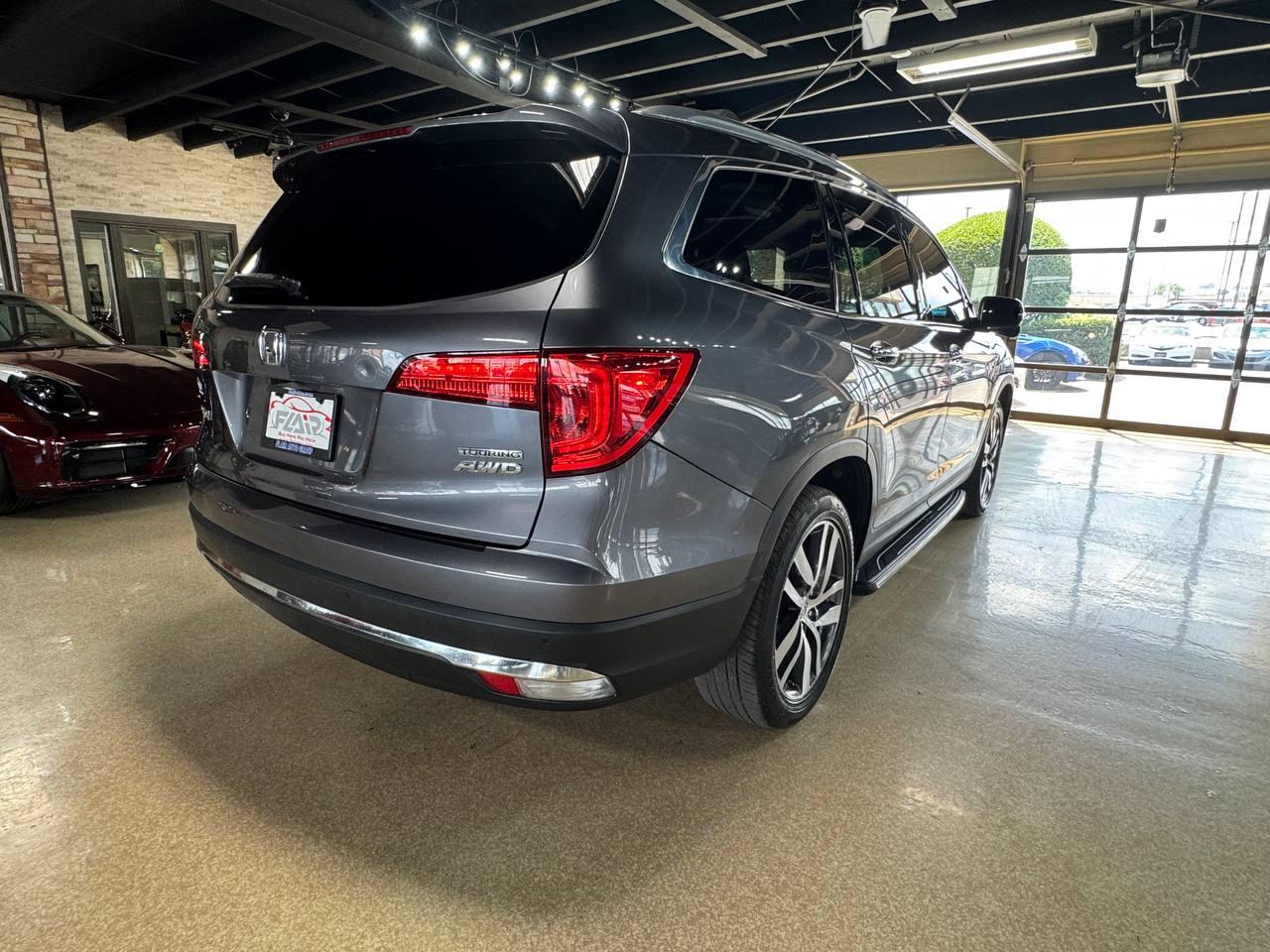 Honda Pilot Touring AWD 2017