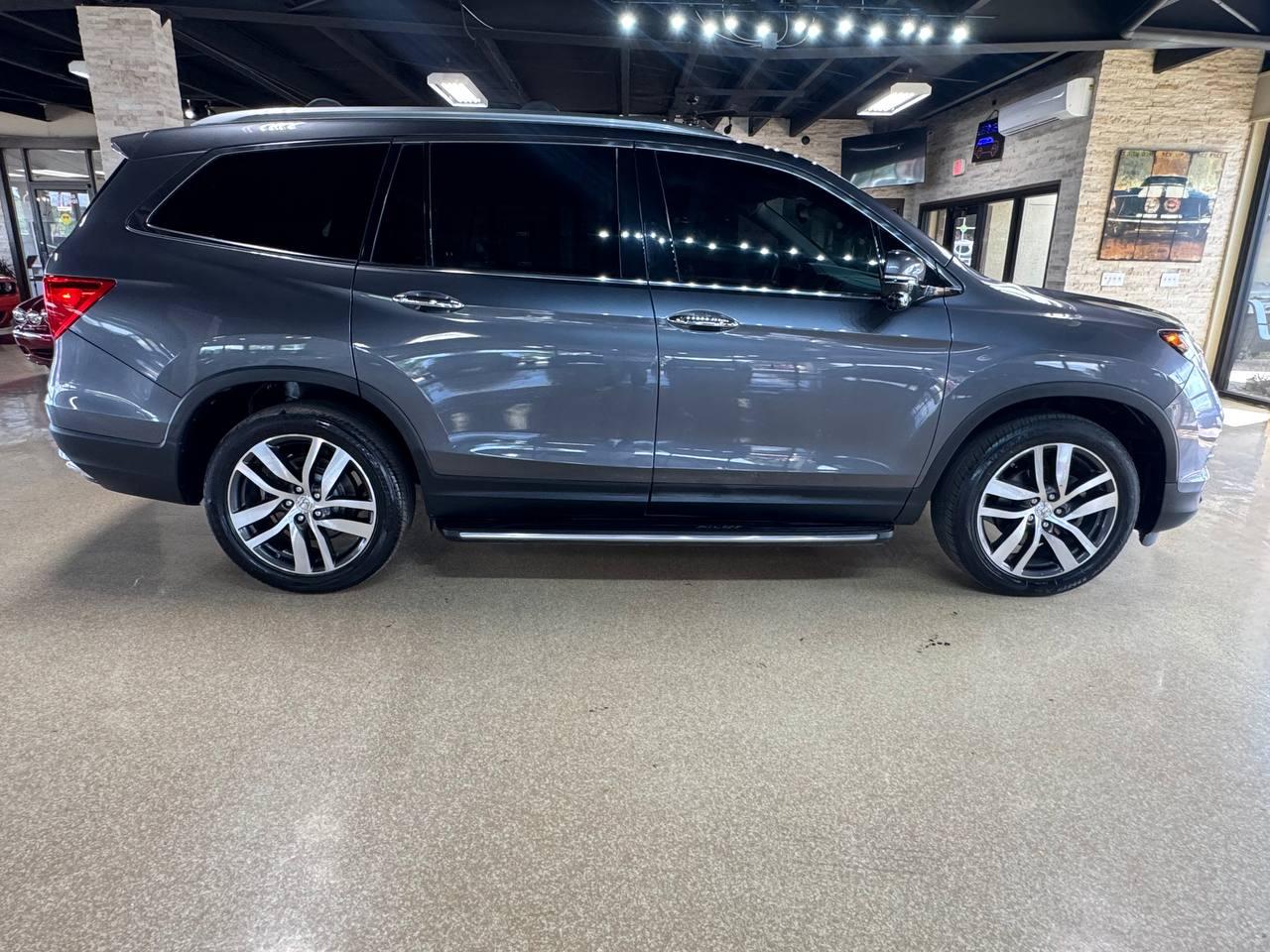 Honda Pilot Touring AWD 2017