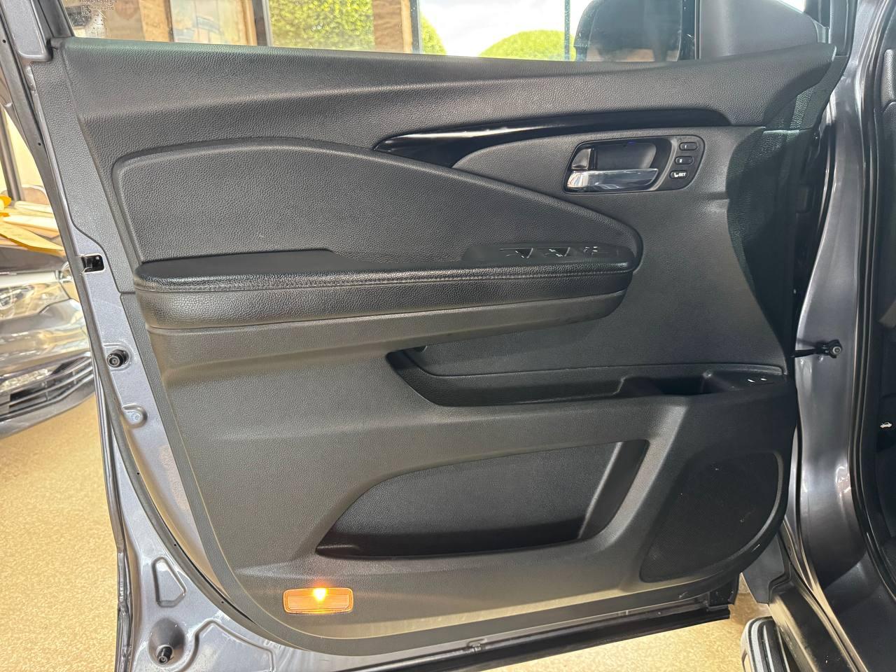 Honda Pilot Touring AWD 2017