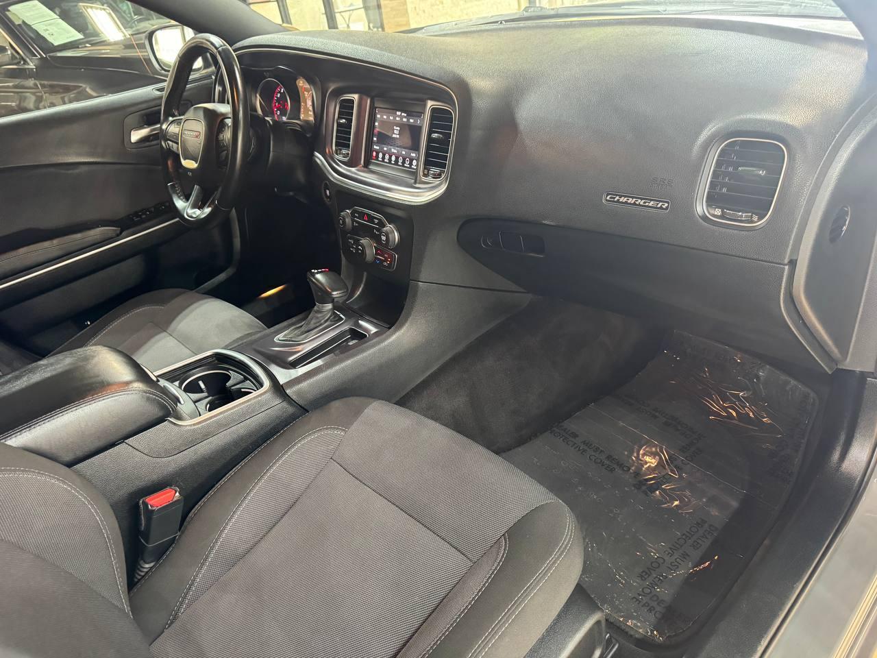 Dodge Charger SXT RWD 2018