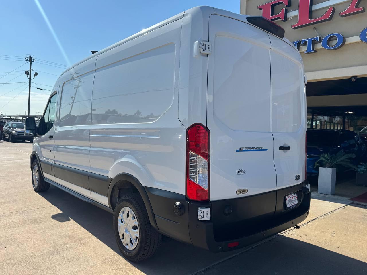 Ford E-Transit Cargo Van T-350 130" Med Rf 9500 GVWR RWD 2022