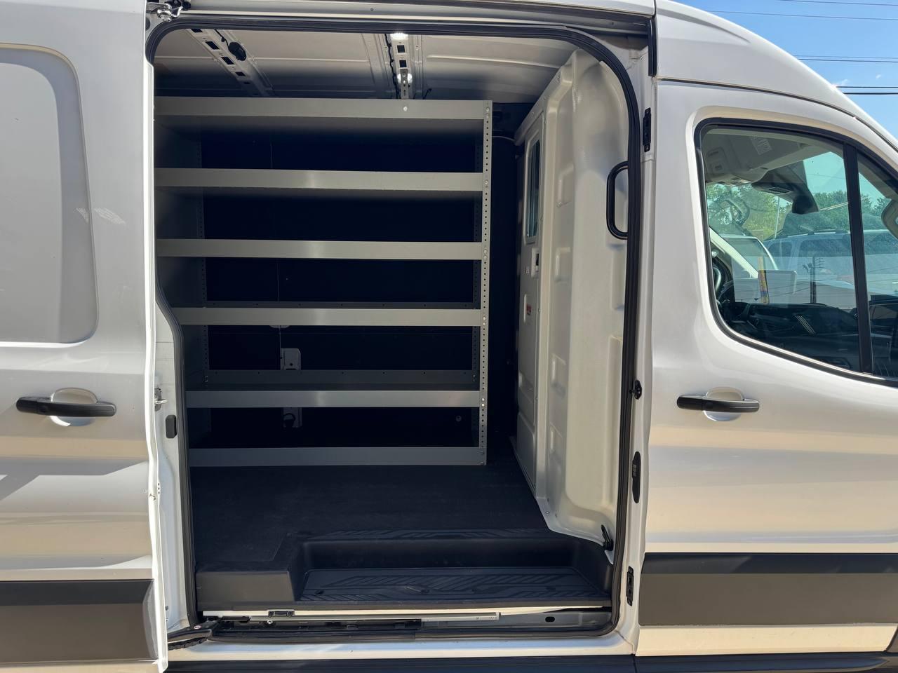 Ford E-Transit Cargo Van T-350 130" Med Rf 9500 GVWR RWD 2022