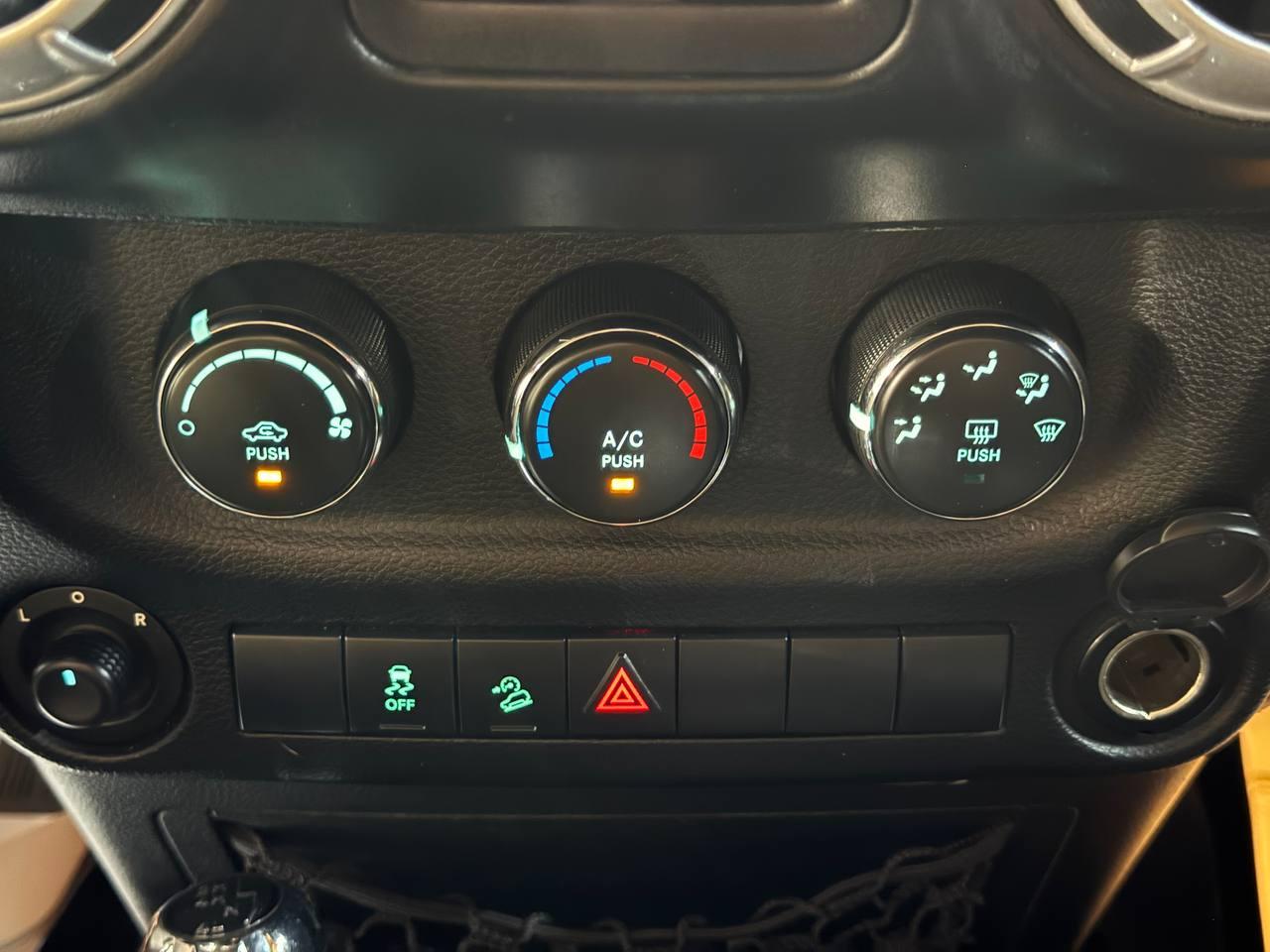 Jeep Wrangler Unlimited 4WD 4dr Freedom Edition *Ltd Avail* 2013